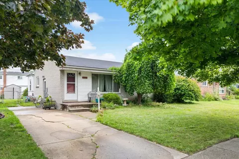 31422 Conway Dr, Westland, MI 48185