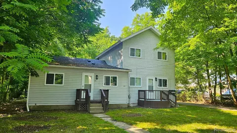 421 Pine St, Clio, MI 48420