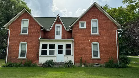 208 E Mill St, Capac, MI 48014