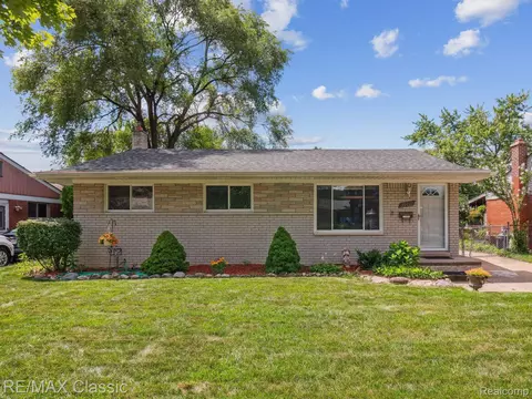39737 Bart St, Canton, MI 48187