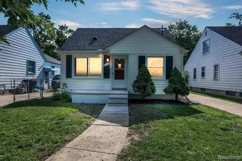 7256 Dacosta St, Redford, MI 48239