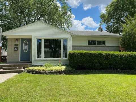 1232 N Selfridge Blvd, Clawson, MI 48017