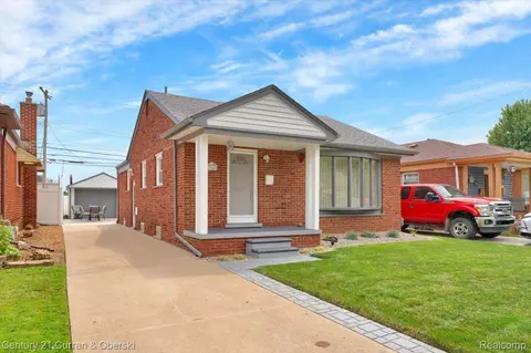13285 Sycamore St, Southgate, MI 48195