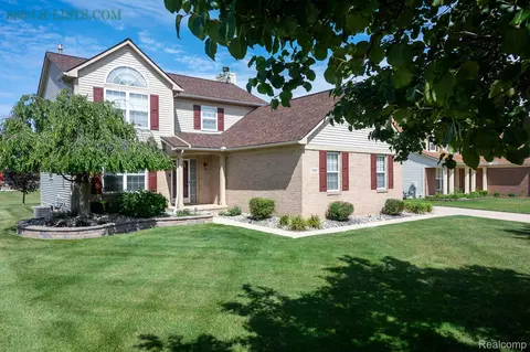 7068 Anna Dr, Van Buren, MI 48111