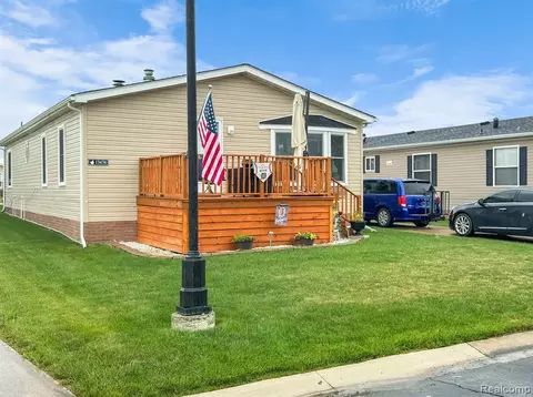 13474 Pear St, Carleton, MI 48117 photo 1