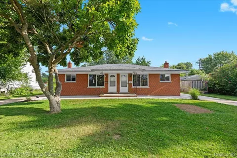 31615 Pardo St, Garden City, MI 48135