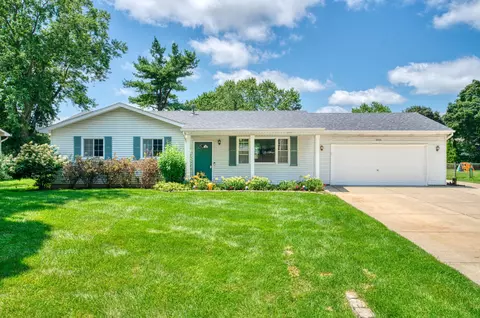 6466 Hollyhock Trl, Green Oak, MI 48116