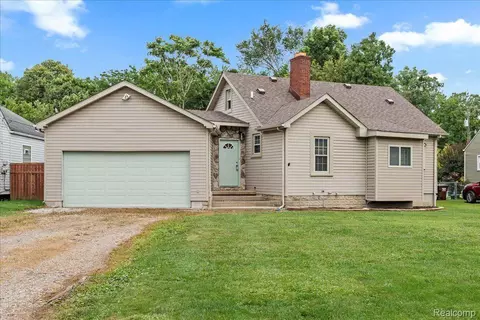 5997 Park Blvd, South Rockwood, MI 48179