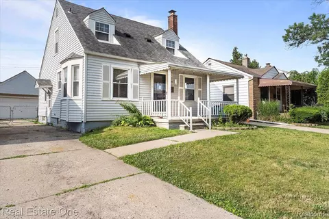 12745 Kerr St, Southgate, MI 48195