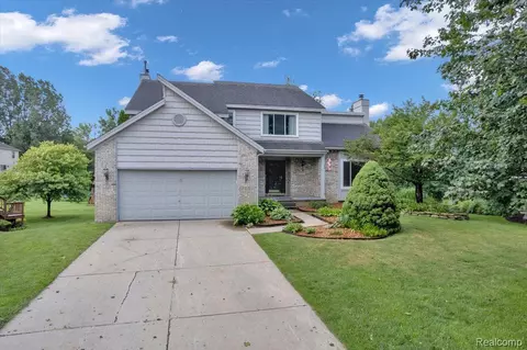 3333 Bennington Dr, Wixom, MI 48393