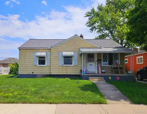12435 Irene St, Southgate, MI 48195
