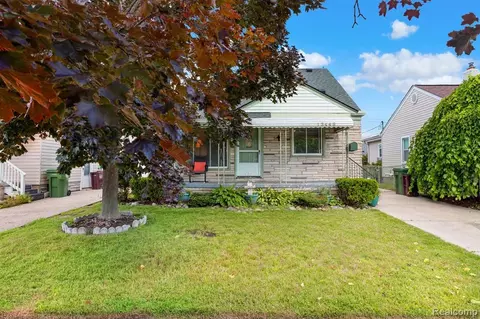 13448 Backus St, Southgate, MI 48195