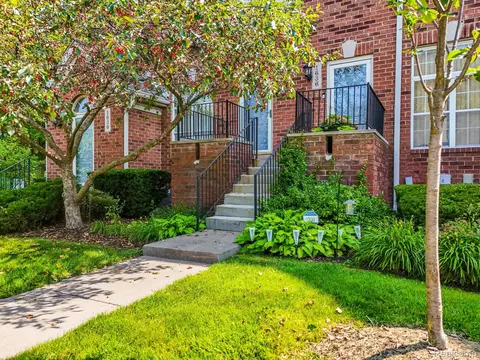 1636 Campau Farms Cir #90-17, Detroit, MI 48207
