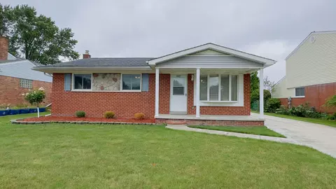 22527 Devonshire St, Woodhaven, MI 48183