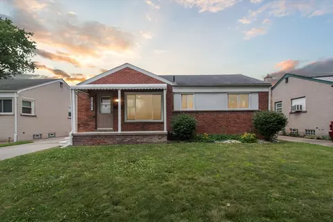 15351 Cameron St, Southgate, MI 48195