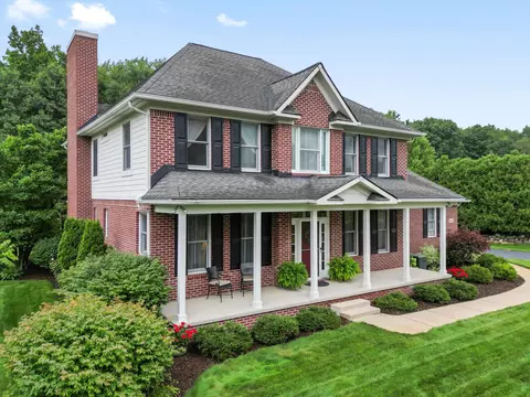 6723 Sunset Dr, South Lyon, MI 48178