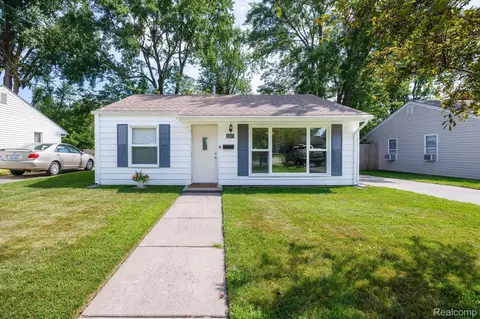 35621 Glen St, Westland, MI 48186