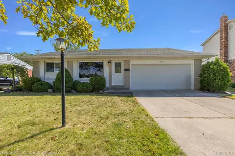 15053 Westlake St, Taylor, MI 48180