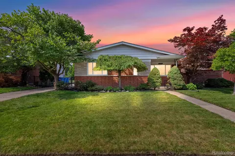 11951 Carol Ave, Warren, MI 48093