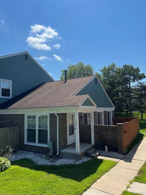 23619 Stonehenge Blvd, Novi, MI 48375