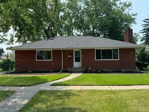 1427 Riverbank St, Lincoln Park, MI 48146