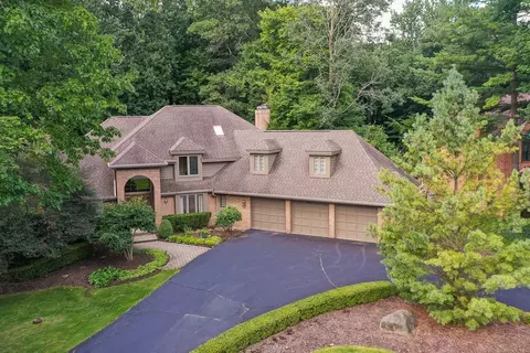 8483 Elkrun Dr, Independence, MI 48348