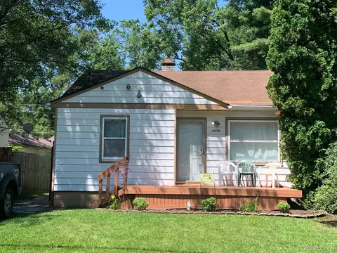 21291 Indian St, Southfield, MI 48033