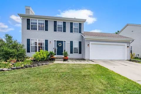 3752 Snowden Ln, Genoa, MI 48843