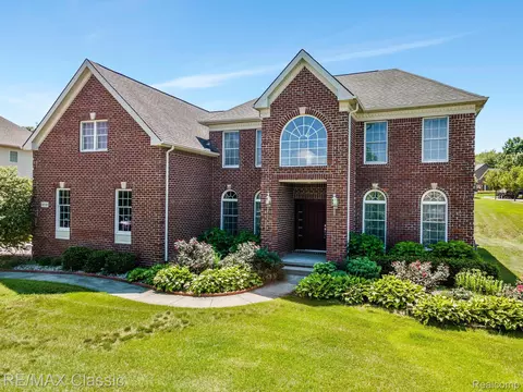 50749 Amesburg Dr, Novi, MI 48374