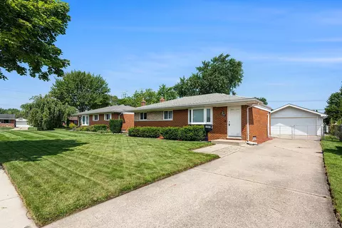 12837 Pomona Dr, Sterling Heights, MI 48312