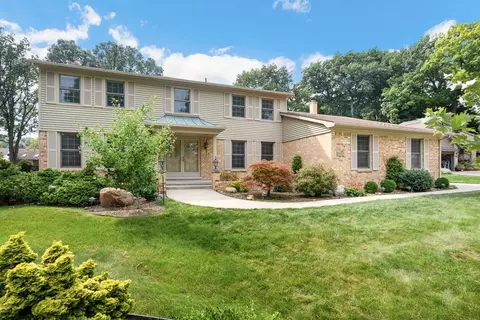 1104 Hidden Ln, Rochester Hills, MI 48309 photo 1