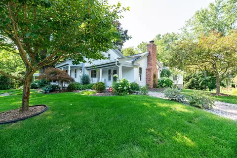 42680 Waterford Rd, Northville, MI 48168