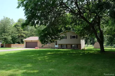 14630 Tuscola Rd, Vienna, MI 48420