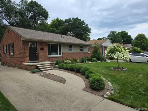 4111 Custer Ave, Royal Oak, MI 48073