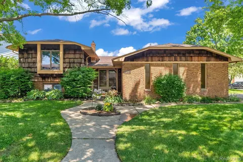 4721 Ardmore Dr, Sterling Heights, MI 48310