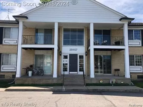29157 W Hayes Rd NW #B6, Warren, MI 48088