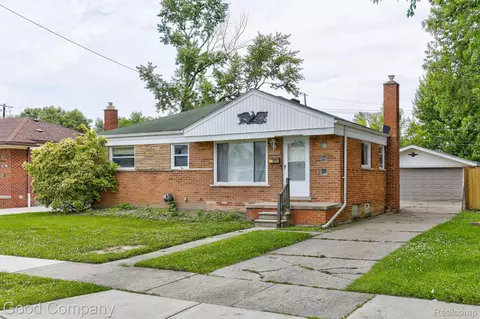 28954 Joan St, Saint Clair Shores, MI 48081