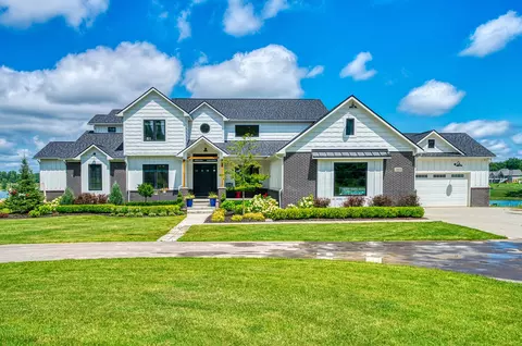13835 12 Mile Rd, Green Oak, MI 48178