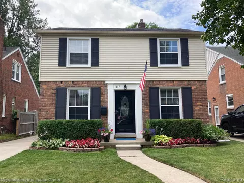 1617 Brys Dr, Grosse Pointe Woods, MI 48236