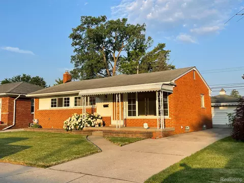 21839 Schroeder Ave, Eastpointe, MI 48021