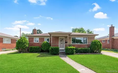 8484 Berwyn St, Dearborn Heights, MI 48127