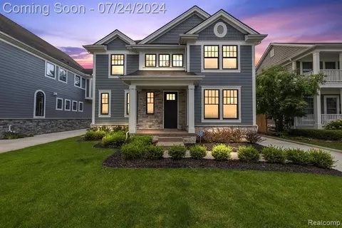 1468 Cedar Dr, Birmingham, MI 48009