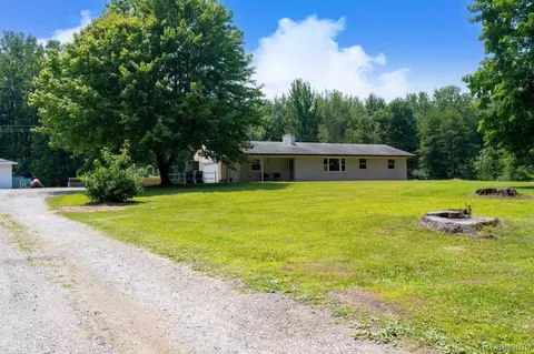 13105 Beaver Rd, Saint Charles, MI 48655