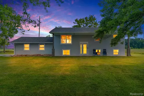 2970 Galbraith Line Rd, Fremont, MI 48097