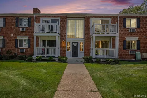 2440 Parmenter Blvd #105, Royal Oak, MI 48073