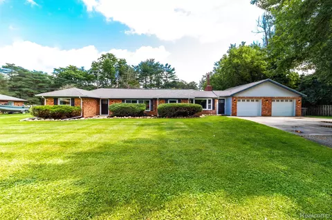 30 Sterling Dr, Elba, MI 48446