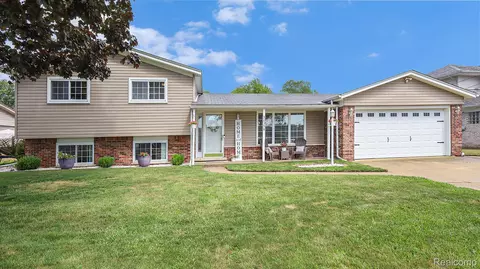 38358 Mast St, Harrison, MI 48045