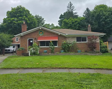 7718 Terri Dr, Westland, MI 48185