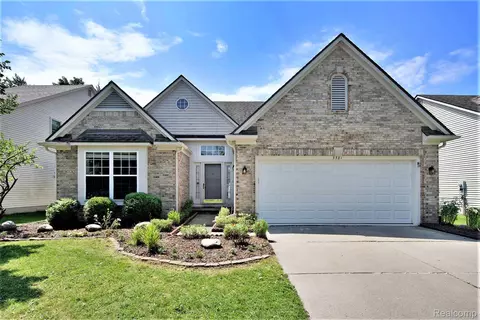 3381 Cromwell Rd, Ann Arbor, MI 48105