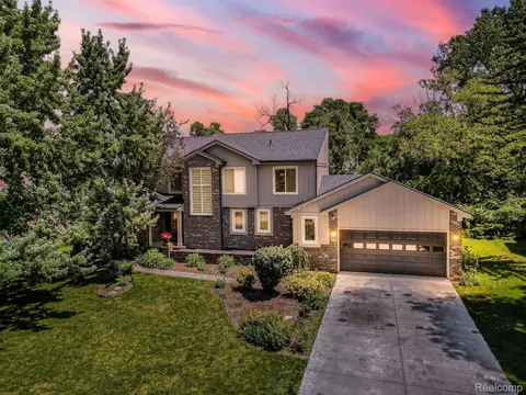 5405 Hauser Way, West Bloomfield, MI 48323